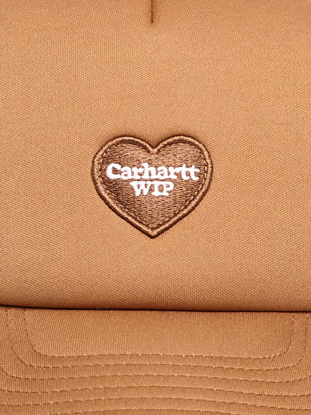 Carhartt WIP Truckerpet met hartpatch Bruin