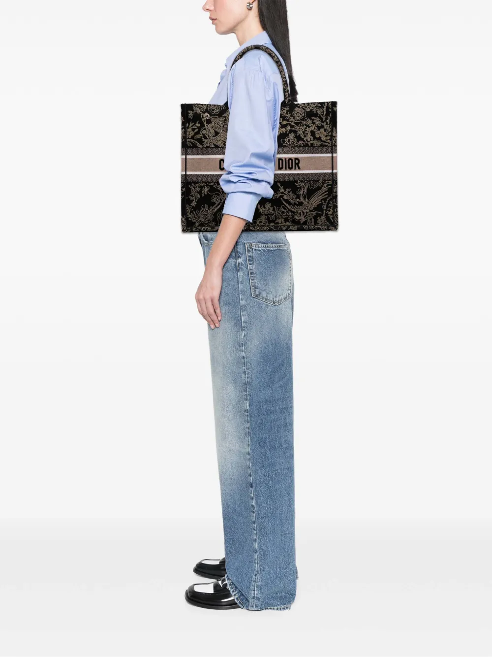 Christian Dior Pre-Owned 2022 Large Canvas Embroidered Jardin d'Hiver Book tote bag | Pre-Owned | Image 2