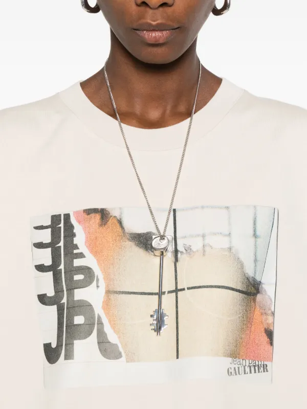 トップス jeanpaulGAULTIER Jean Paul Gaultier graphic-print T-shirt | Neutrals | FARFETCH ZA