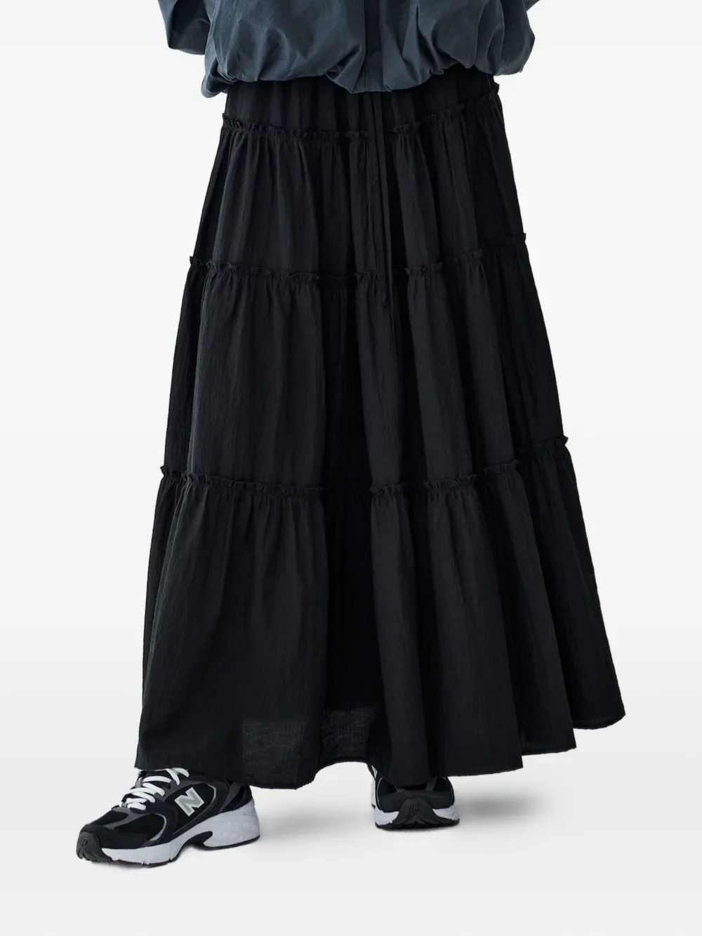 Studio Tomboy Tiered Pleated Midi A-line Skirt In Black