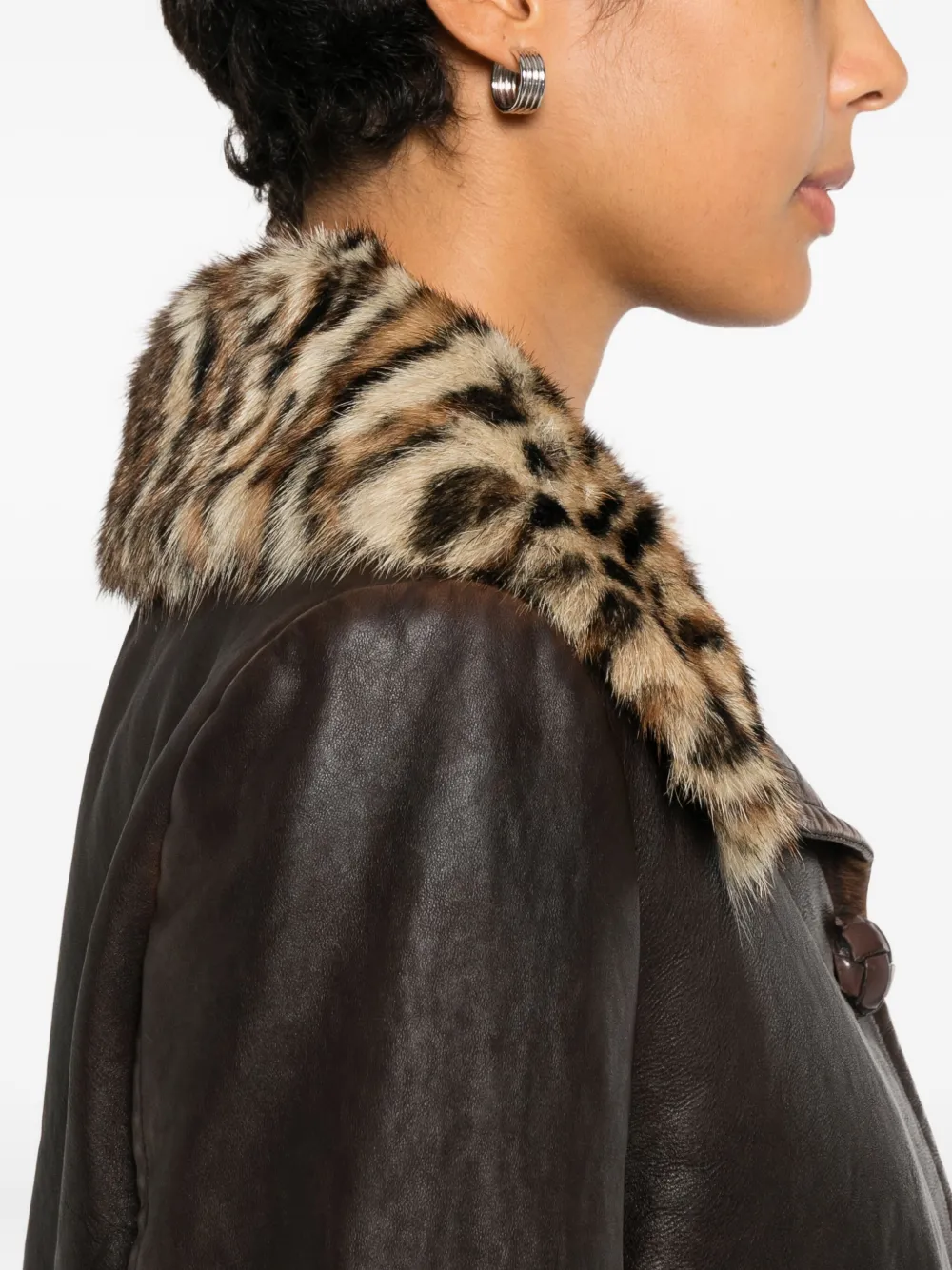 Prada Jack met knoopsluiting Bruin