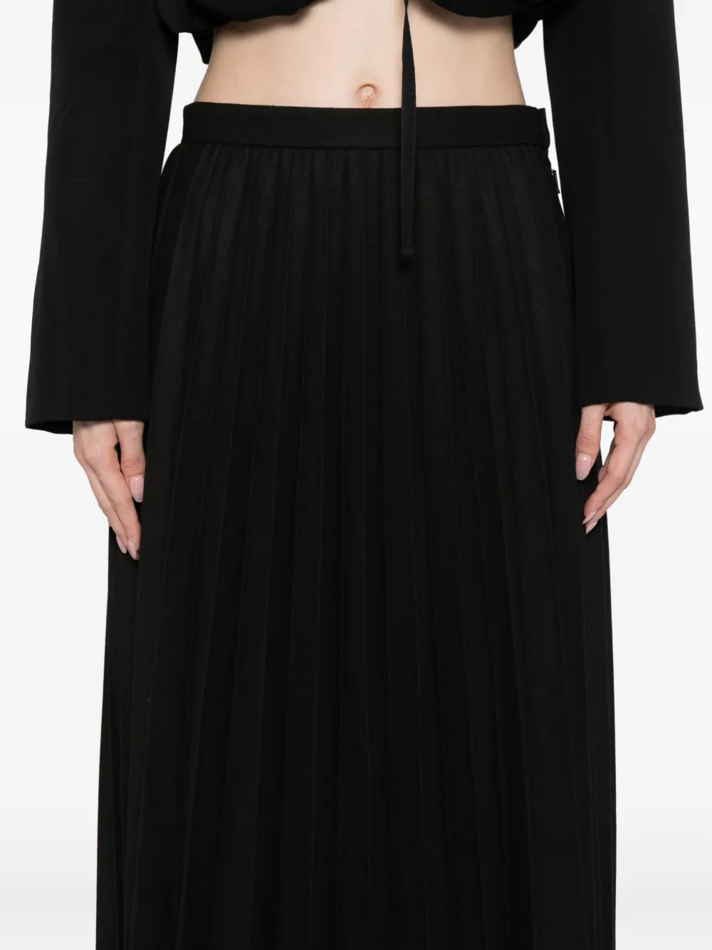 Jnby Pleated Midi Skirt In Black