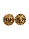 CHANEL Pre-Owned 1970-1990s CC Mark clip-on earrings - Gold
