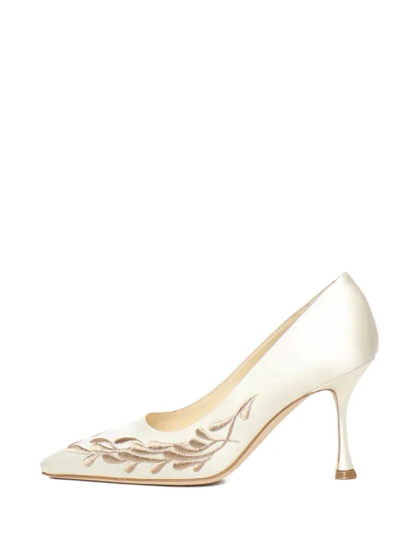 Manolo Blahnik embroidered-paisley Pumps | White | FARFETCH