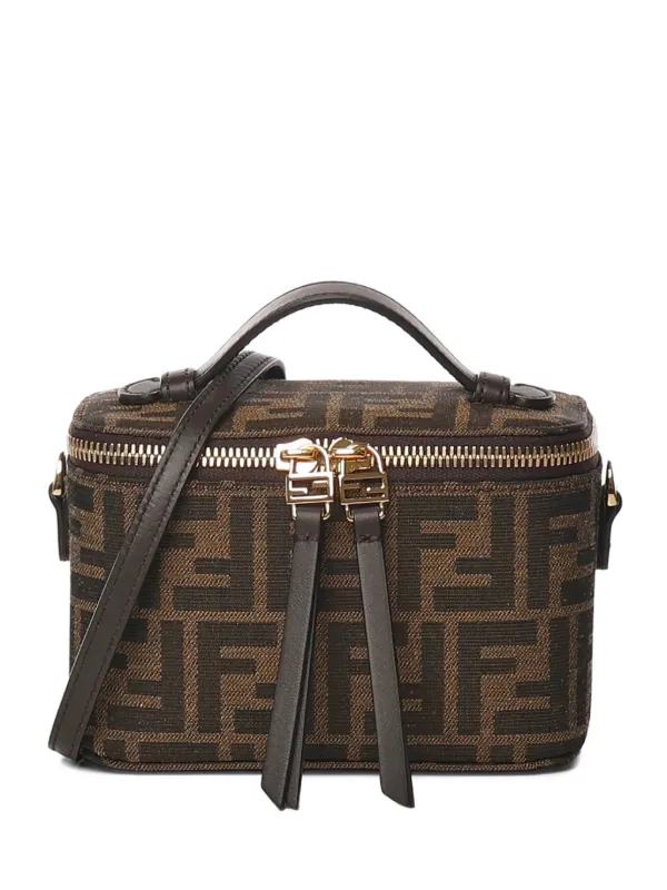 カ*ォ様 FENDI バック 31807011_61468574_600.jpg