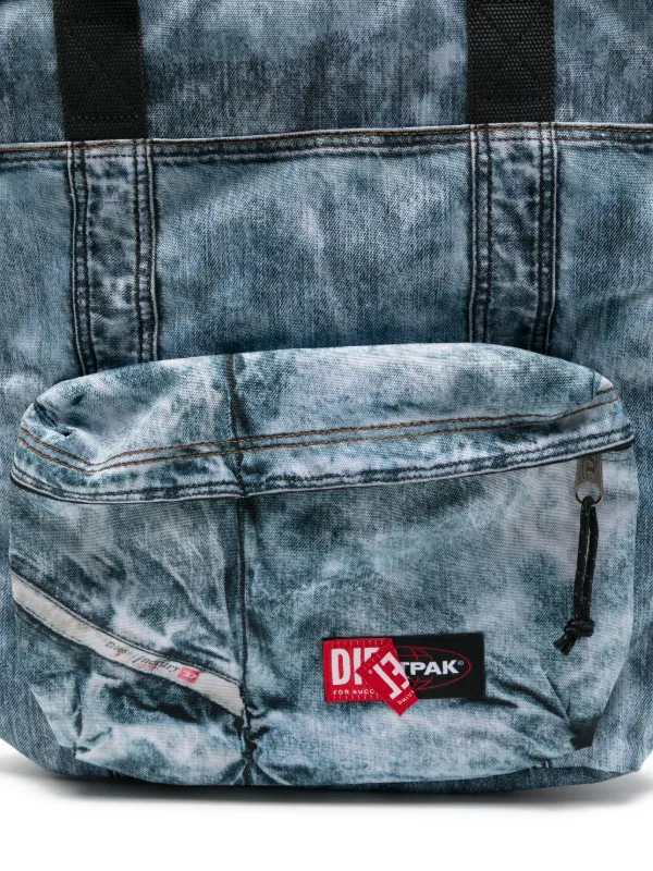 ま*う様 【新品・タグ付き】DIESEL × EASTPAK デニムプリント バ ディーゼル×イーストパック、