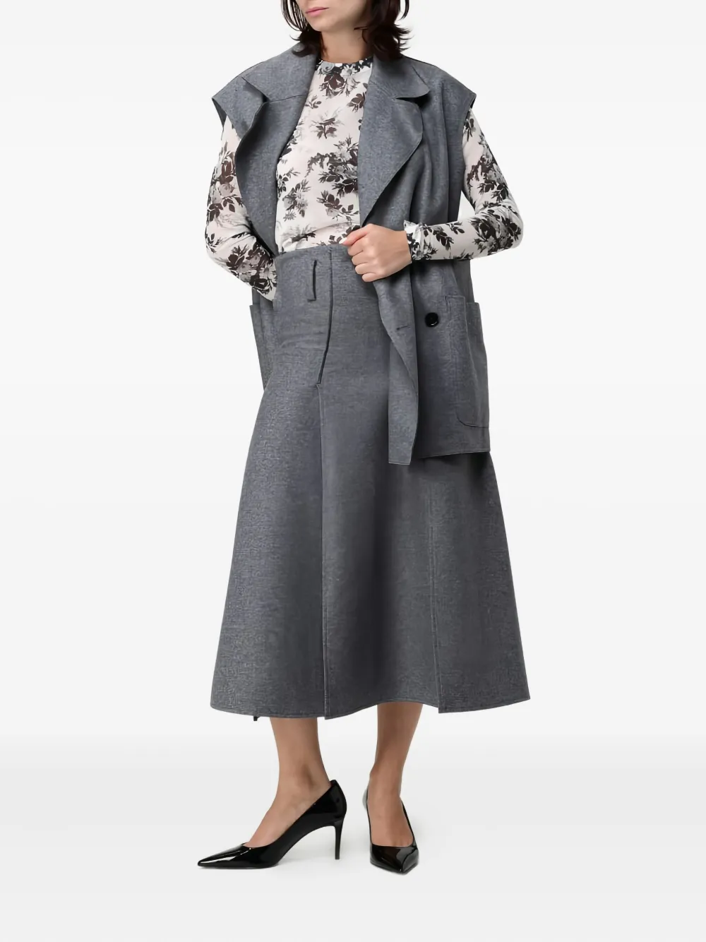 Liviana Conti Buttoned Pockets Waistcoat In Gray