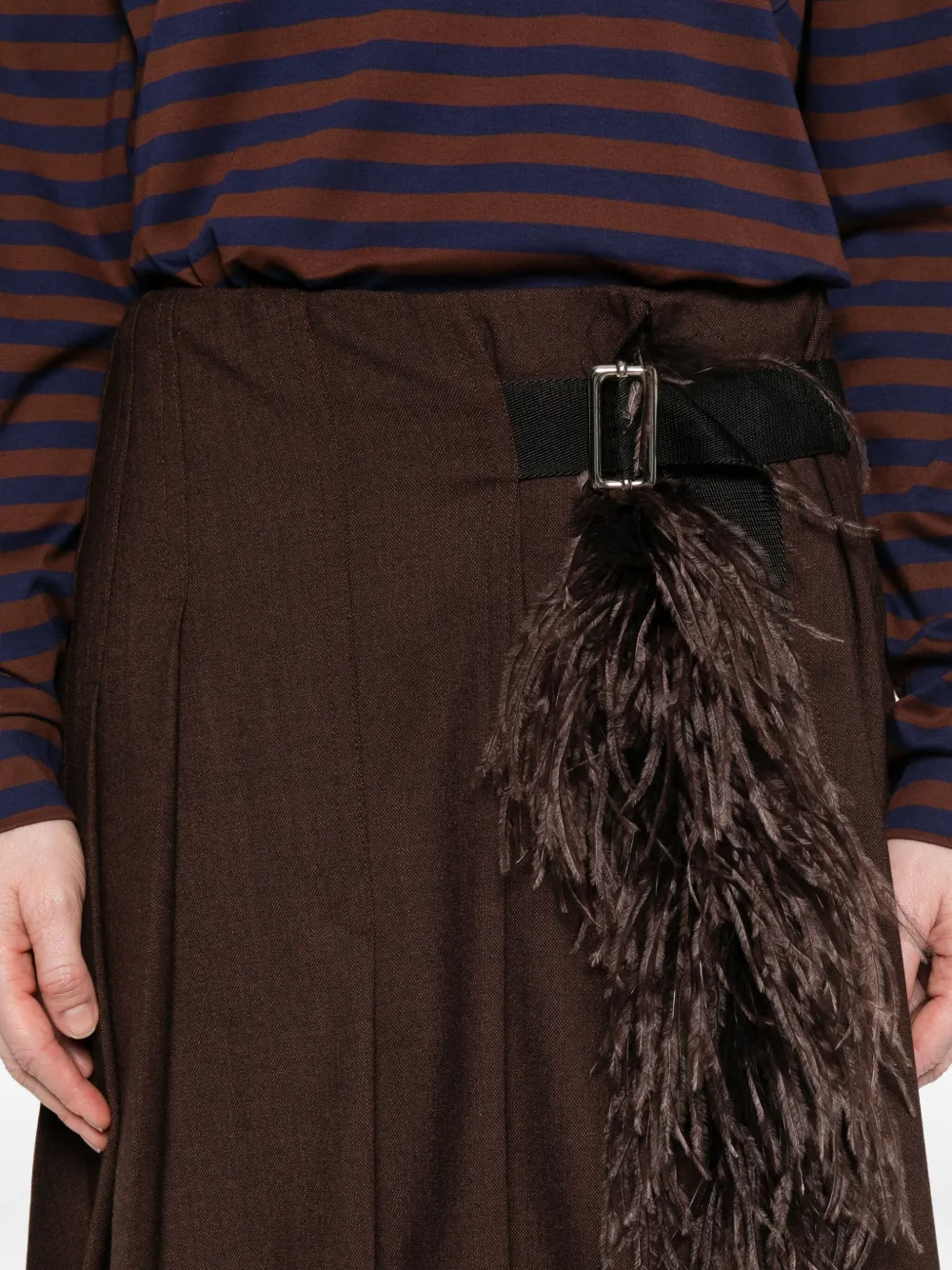 Plan C Midi-plooirok met veren afwerking Bruin