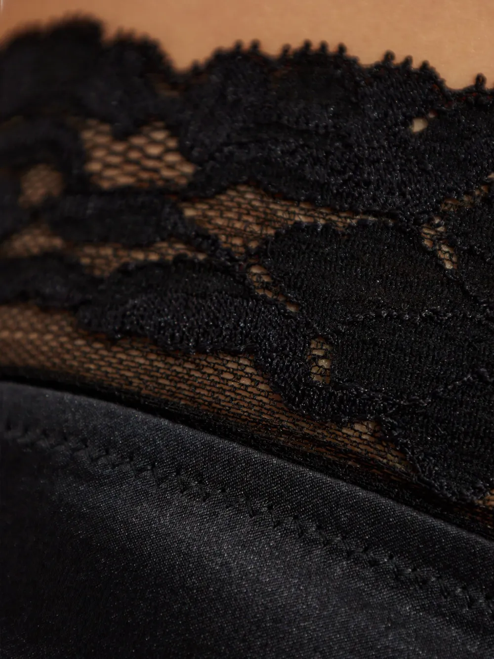 Dolce & Gabbana Lace-trimmed Briefs In Black