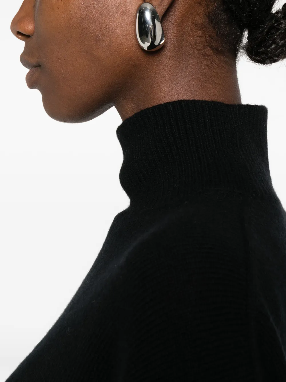 Vince Turtleneck Sweater In Black