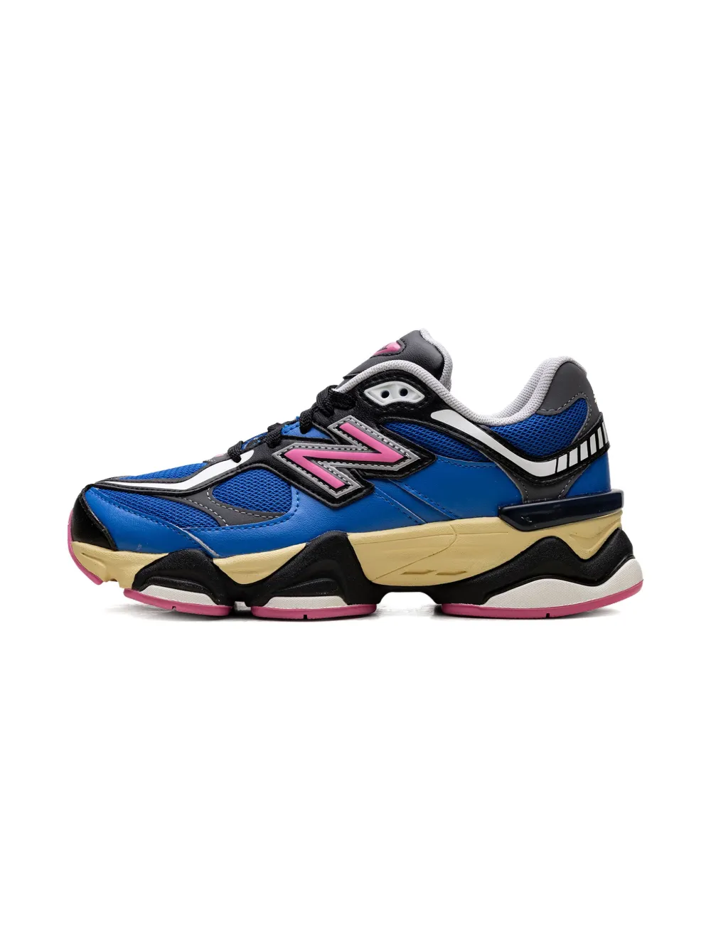 New Balance 9060 Panelled Sneakers In Blue