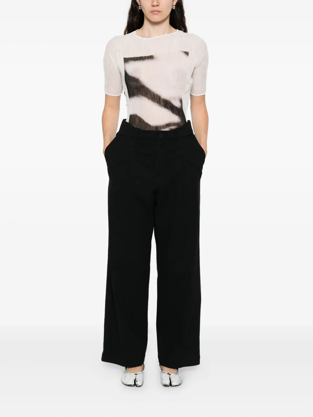 Issey Miyake dart-detailing trousers - Zwart