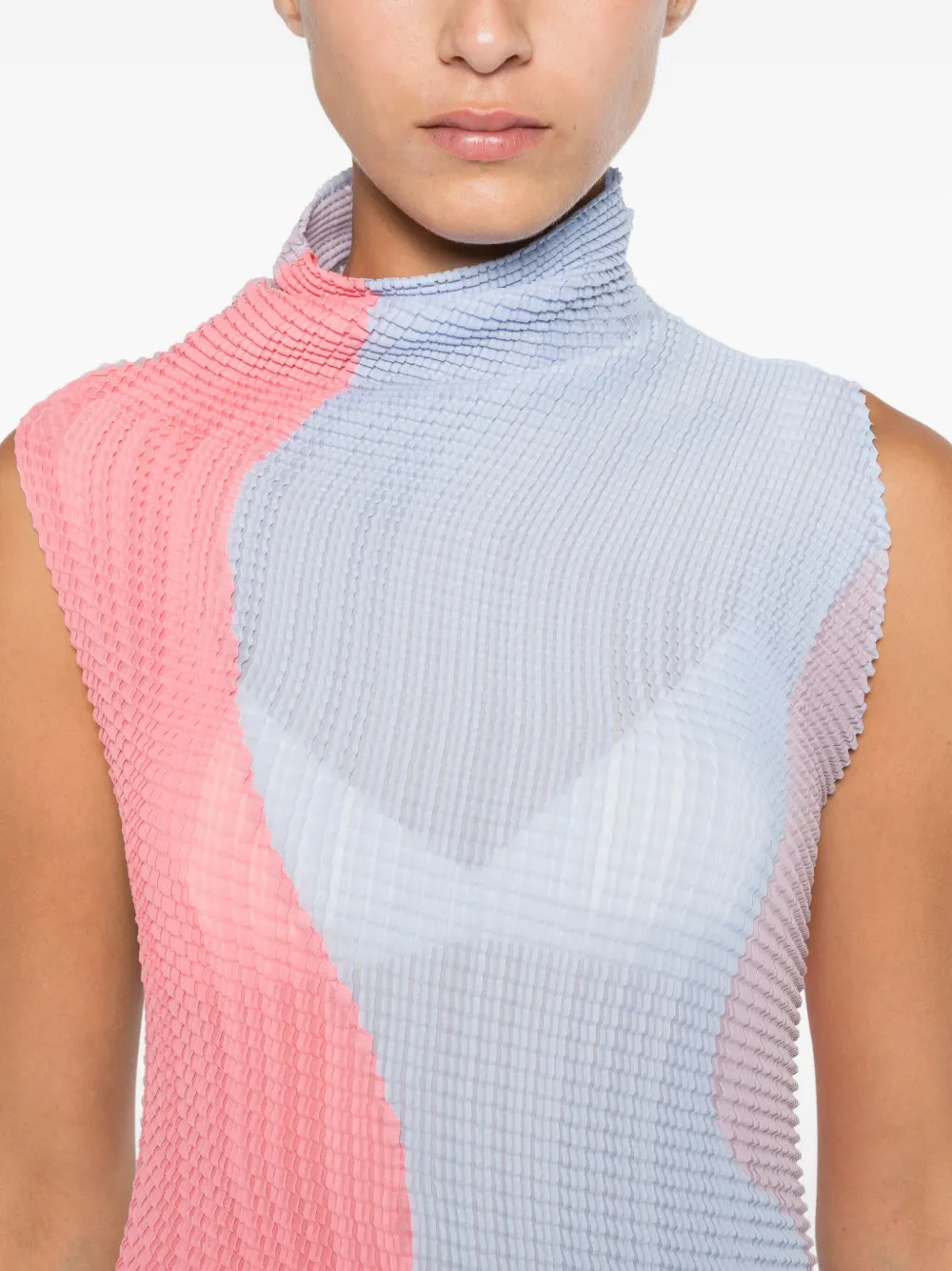 Issey Miyake Tweekleurige geplooide top Blauw