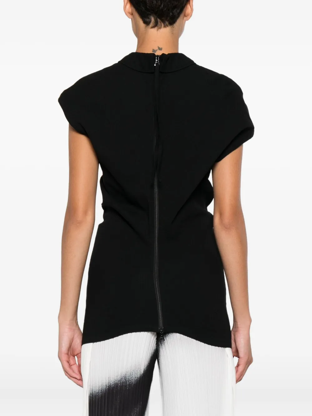 Issey Miyake Button-fastening Short-sleeve Top In Black