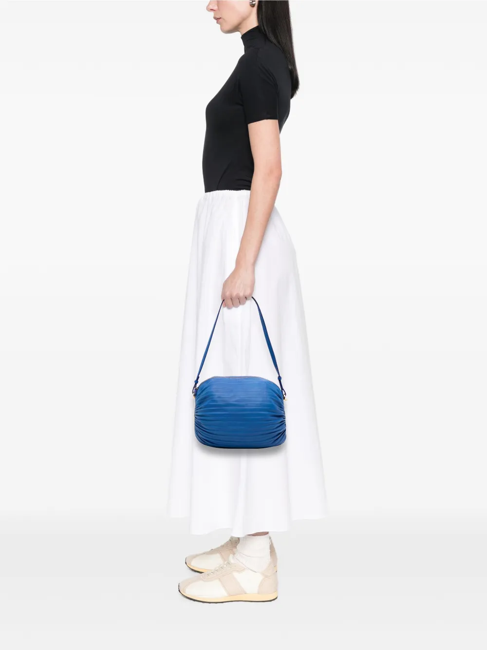 Loewe Pre-Owned 2021 Pleated Nappa Bracelet Pouch shoulder bag | Pre-Owned | Image 2