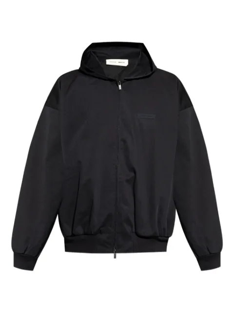 FEAR OF GOD ESSENTIALS جاكيت بهودي وشارة شعار الماركة