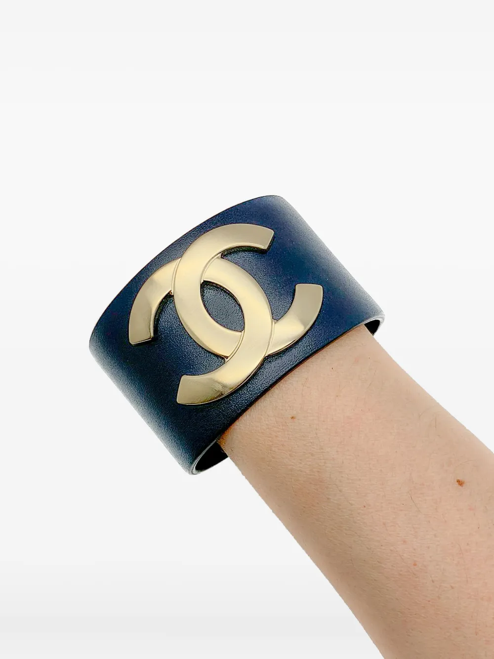 Pre-owned Chanel 2017 Leather Interlocking Cc Logo Cuff Bracelet In Gold