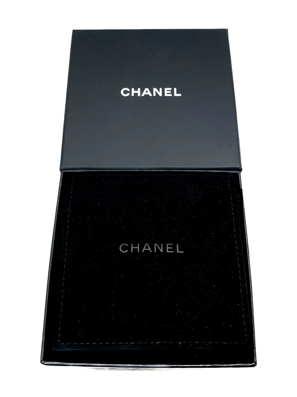 Pre-owned Chanel 2017 Leather Interlocking Cc Logo Cuff Bracelet In Gold