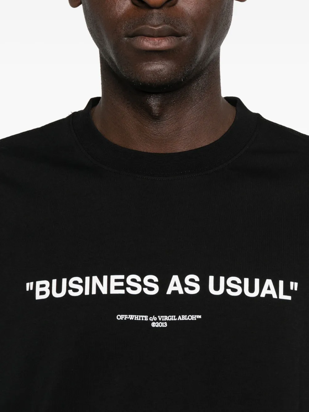 Off-White T-shirt met tekst Zwart