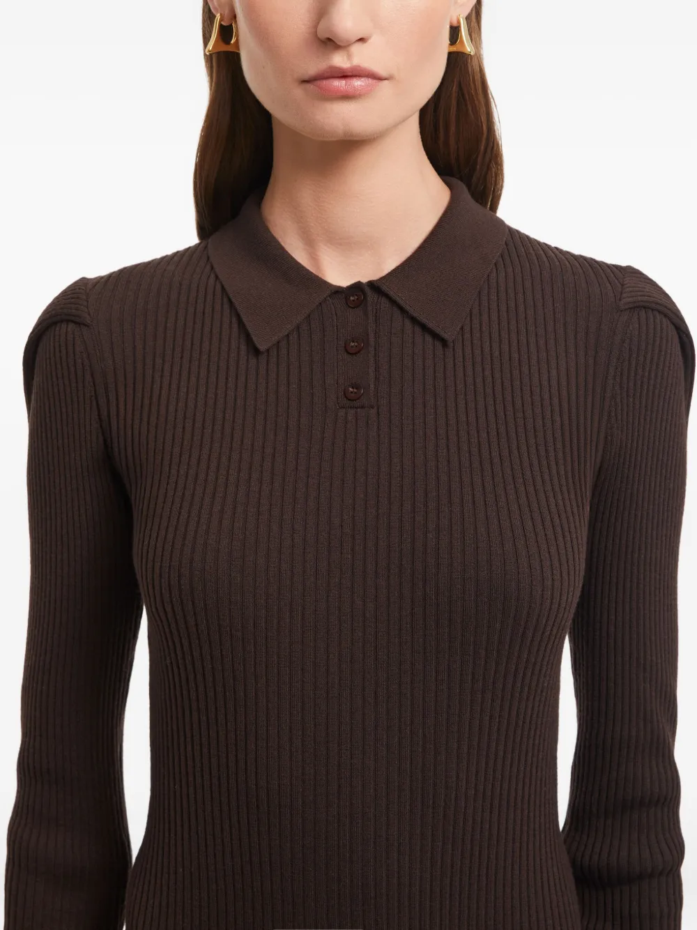 AERON Ribgebreide midi-jurk met polokraag Bruin