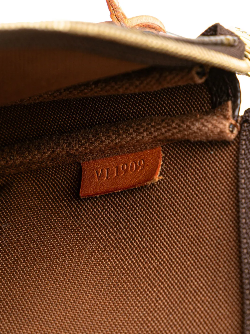 Pre-owned Louis Vuitton 1999 Monogram Pochette Accessoires Shoulder Bag In Brown