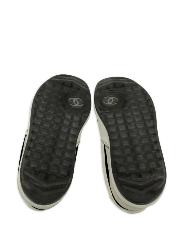 CHANEL Pre-Owned キルティングレザー スニーカー | ホワイト
