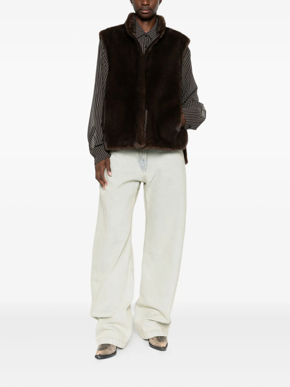 Gotha Sleeveless Gilet In Brown