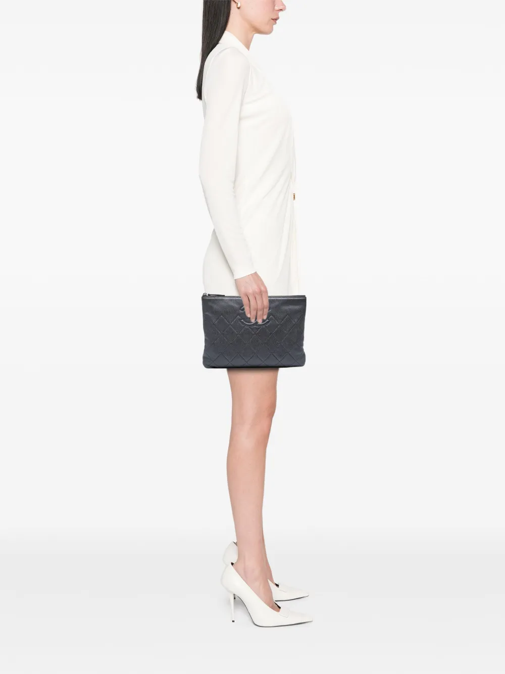 CHANEL Pre-Owned 2017-2018 Medium CC Quilted Caviar O Case clutch bag | Pre-Owned | Image 2