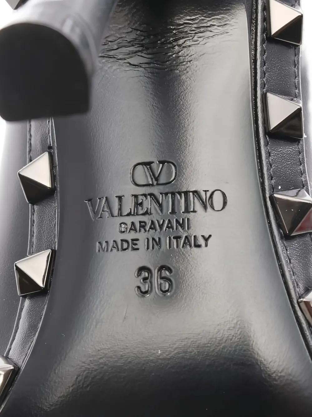 Pre-owned Valentino Garavani 100mm Rockstud Pointed-toe Pumps In Black