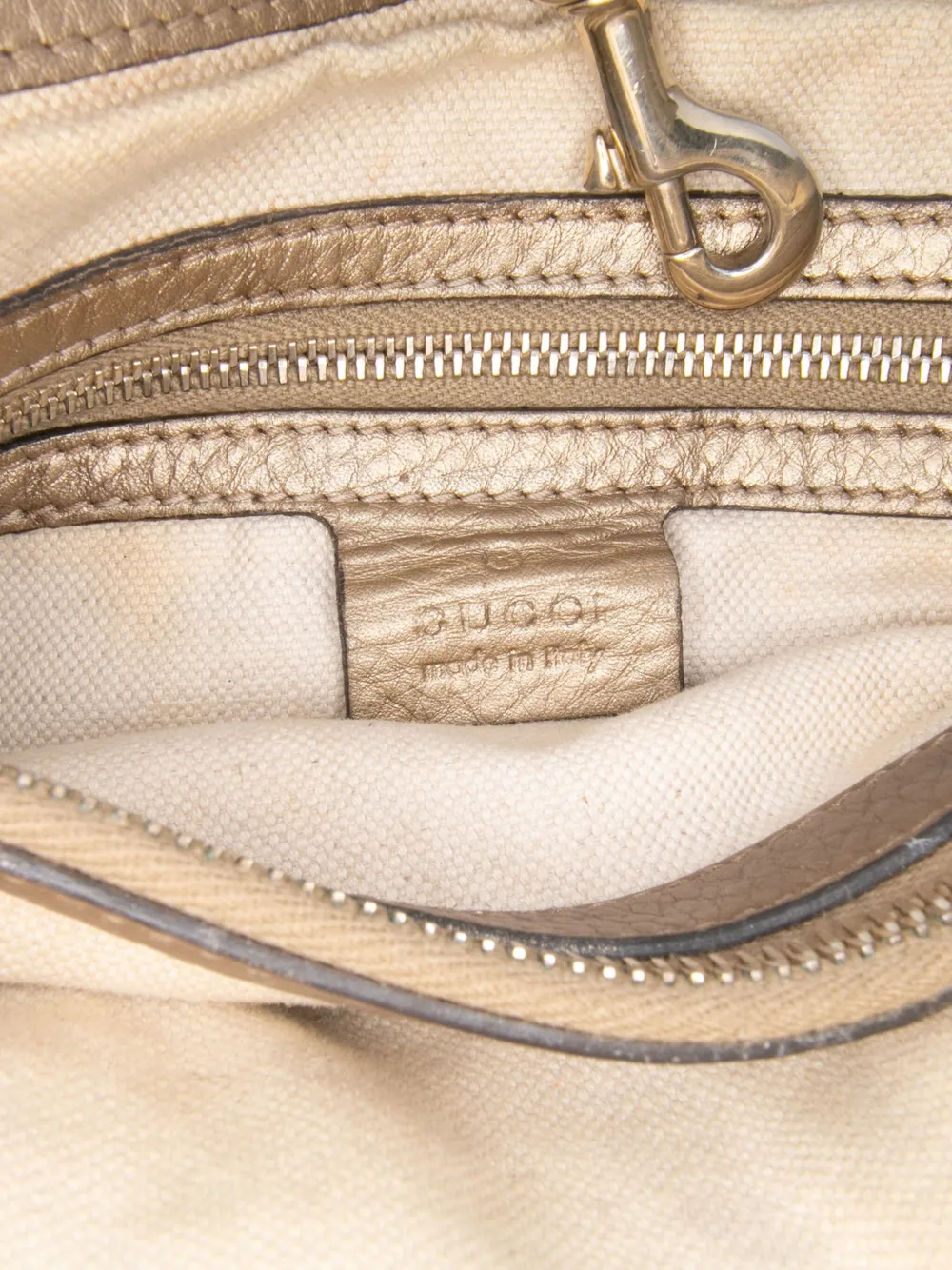 Pre-owned Gucci 2016-2025 Metallic Grained Leather Bella Tote Bag In Gold