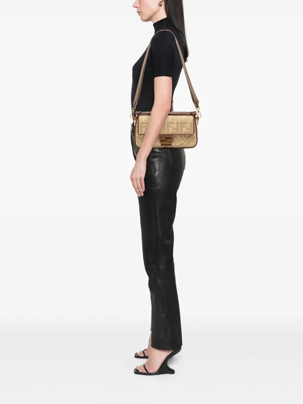 Fendi Pre-Owned 2000-2010 Zucca Embroidered Canvas Baguette satchel | Pre-Owned | Image 2