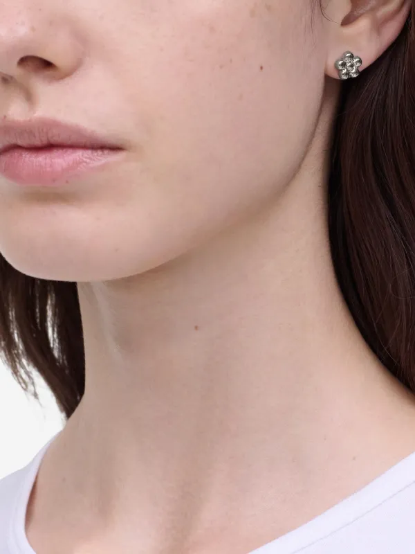 Marc Jacobs Daisy バルーン ピアス | シルバートーン | FARFETCH JP