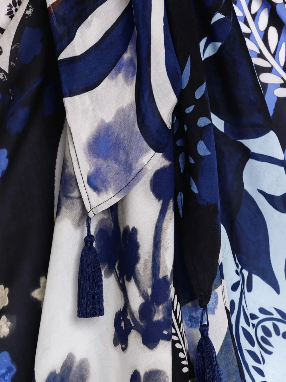 Agua Bendita Marine Floral-print Sarong In Blue