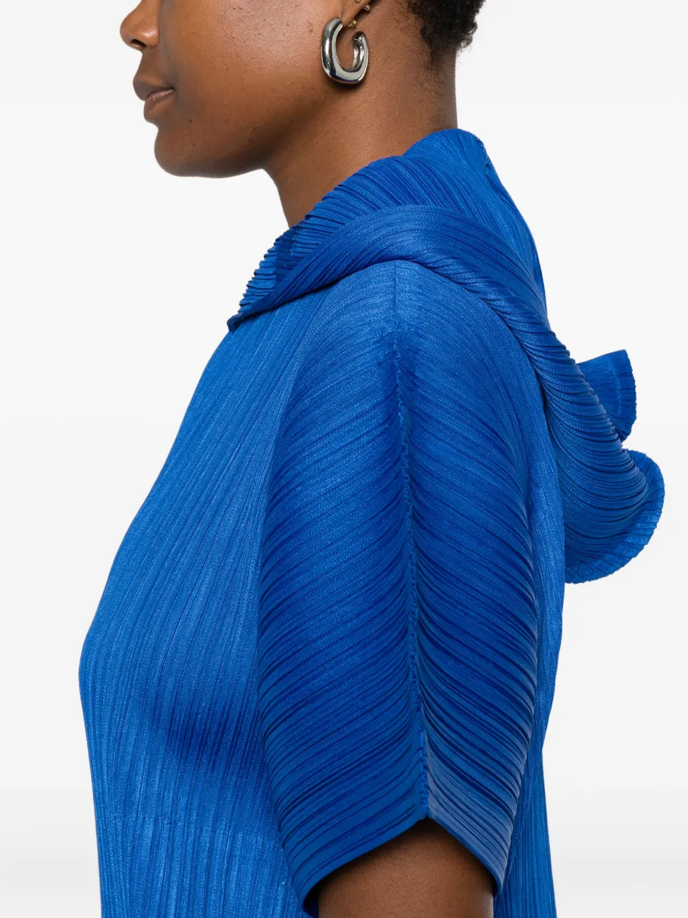Pleats Please Issey Miyake Geplooid T-shirt met capuchon Blauw