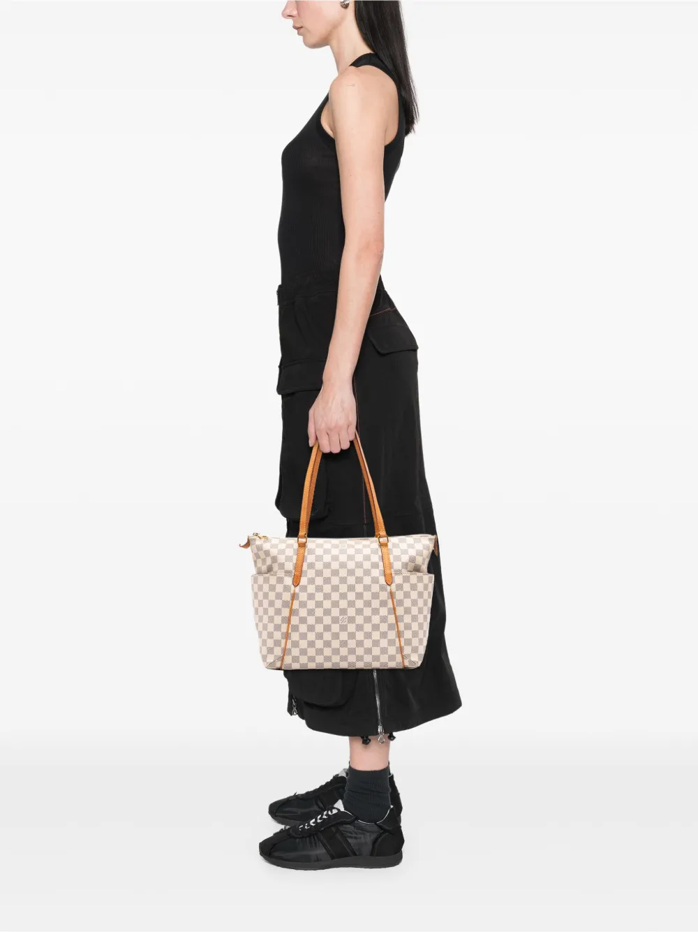 Pre-owned Louis Vuitton 2014 Damier Azur Totally Mm Tote Bag In White