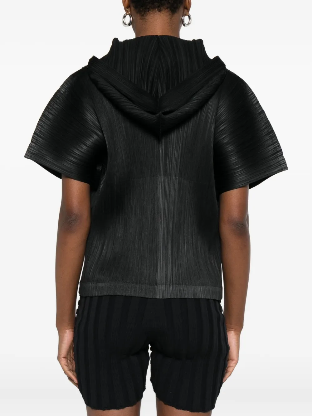 Pleats Please Issey Miyake Geplooid T-shirt met capuchon Zwart