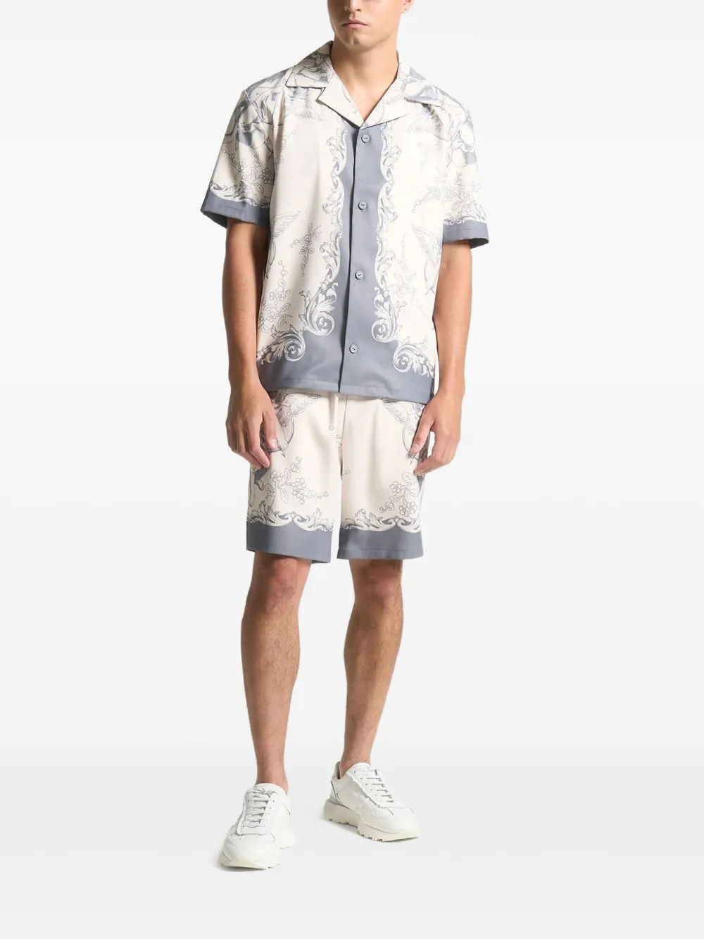 Manière De Voir Adrien cherub-print shorts - Beige