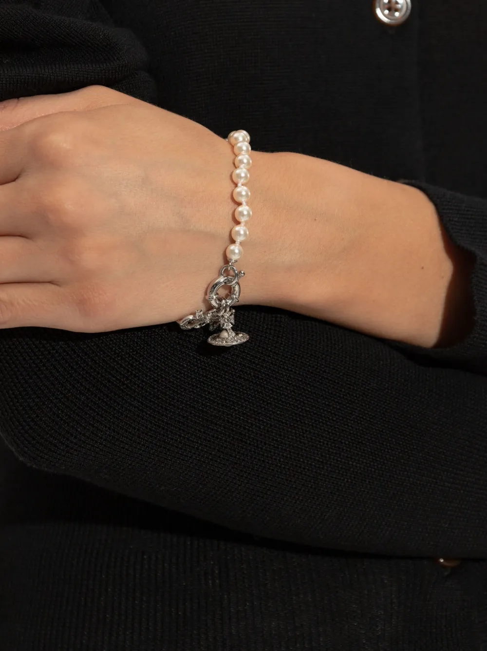 Vivienne Westwood pearl bow bracelet | Image 2