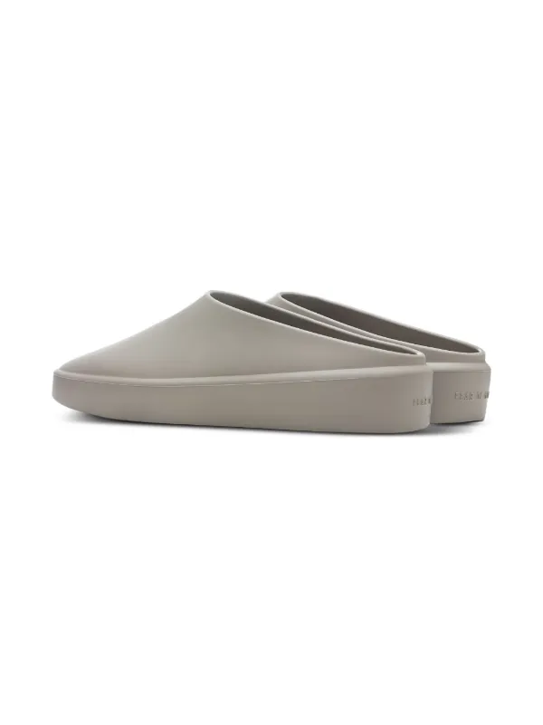FEAR OF GOD KIDS The California slip-on Slippers | Grey | FARFETCH