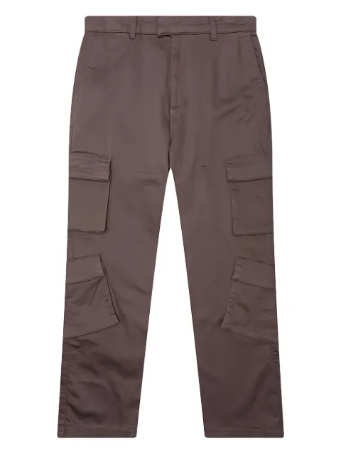 Represent pantalones cargo con bolsillos y solapa