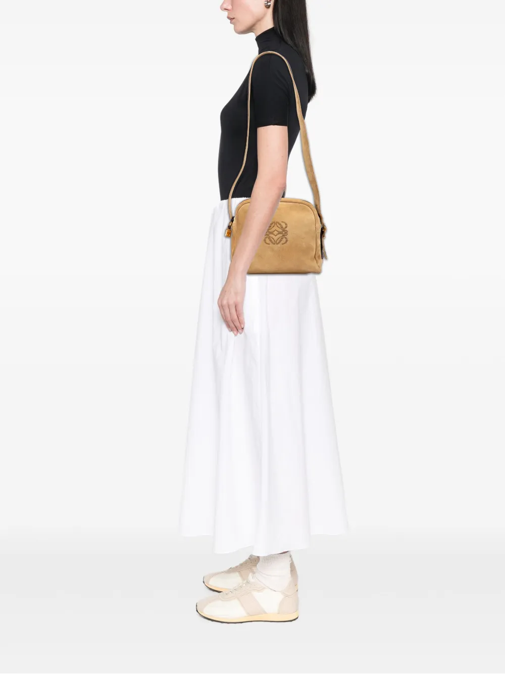 Loewe Pre-Owned 2000-2025 Suede Anagram crossbody bag | Pre-Owned | Image 2