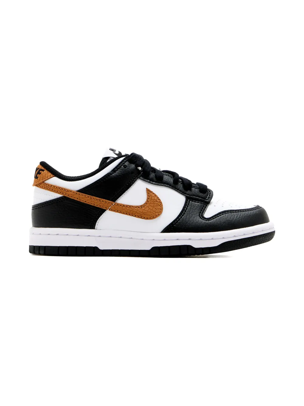 Nike Kids Dunk Low leather sneakers | Black | Image 1