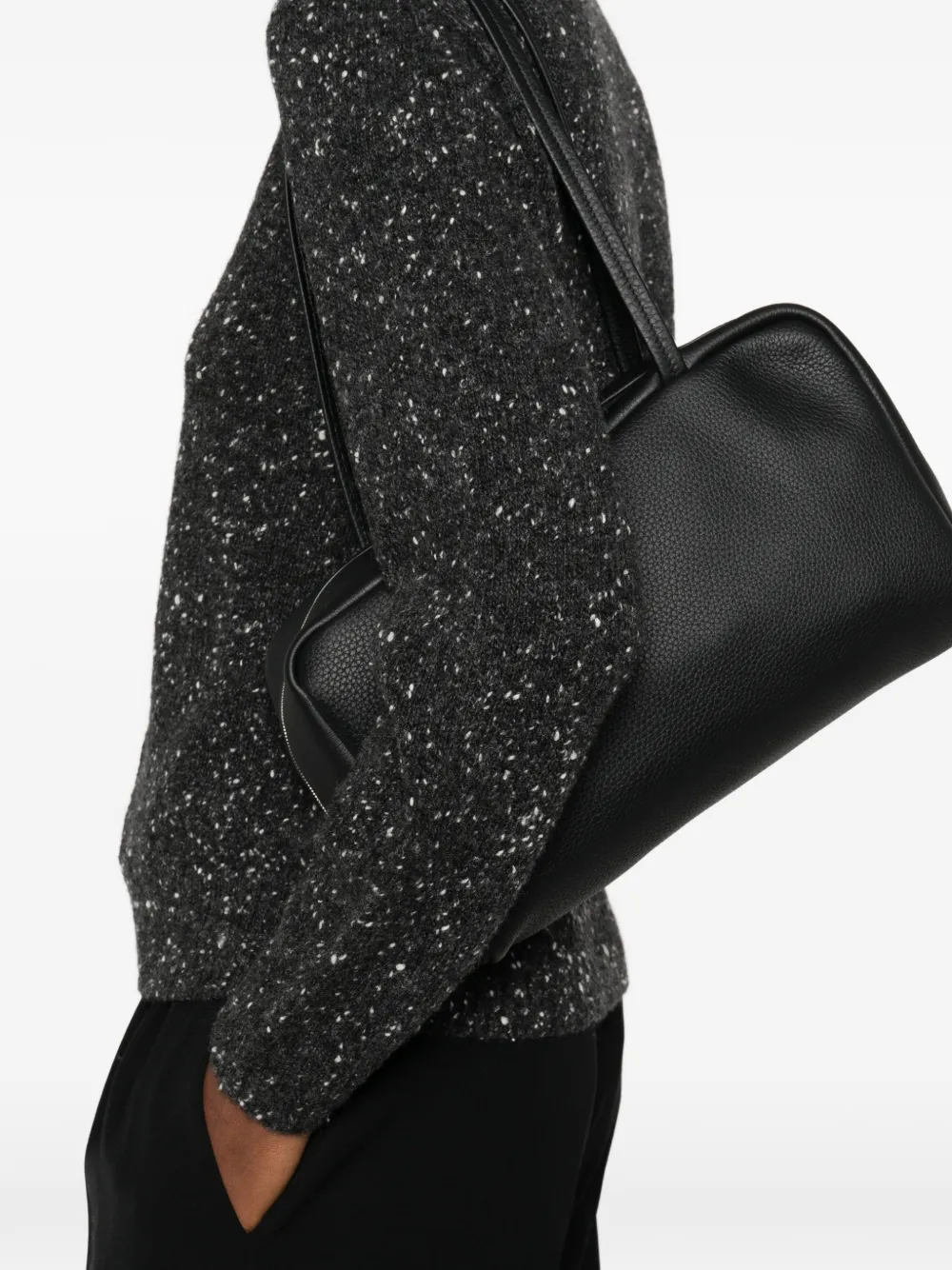 The Row Astra schoudertas - Zwart