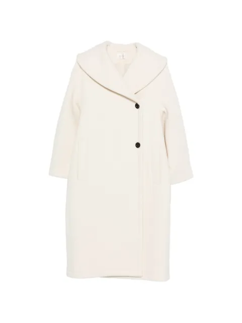 The Row abrigo Regino