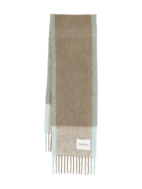 Closed checked fringed scarf