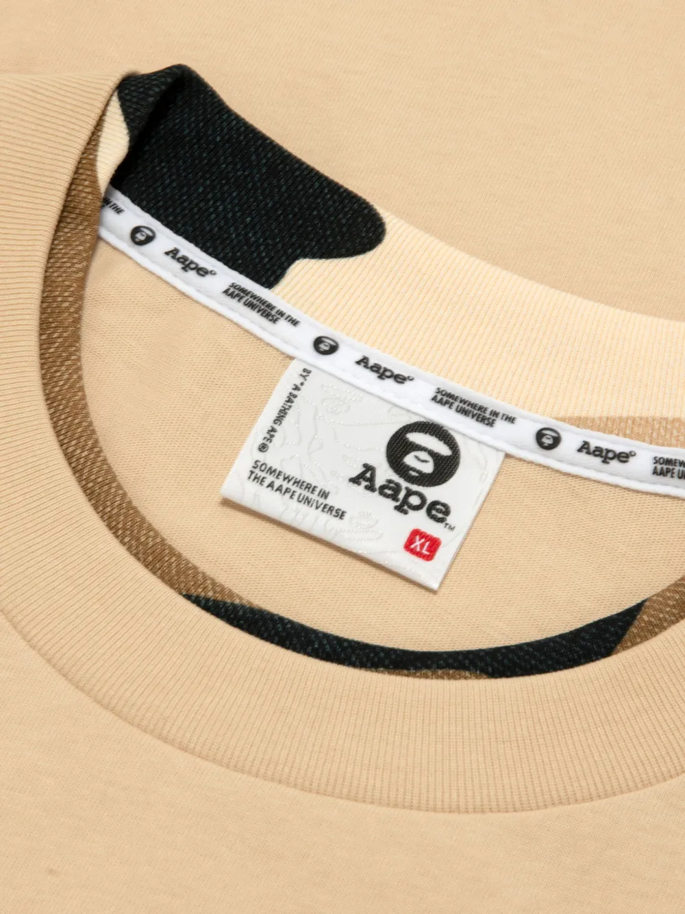 AAPE BY *A BATHING APE T-shirt met camouflage vlak Beige