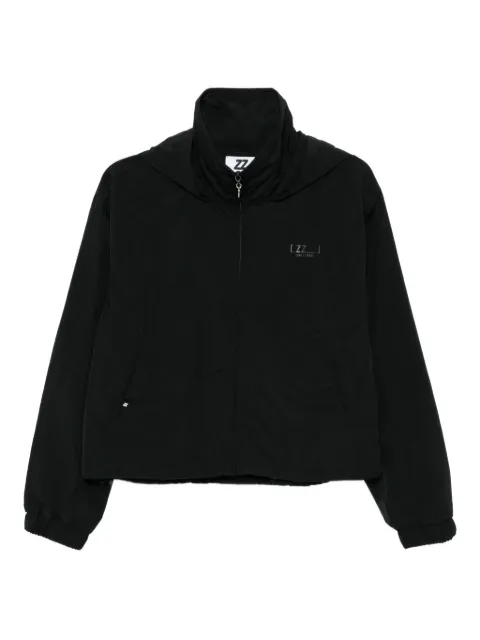 izzue chamarra con logo estampado