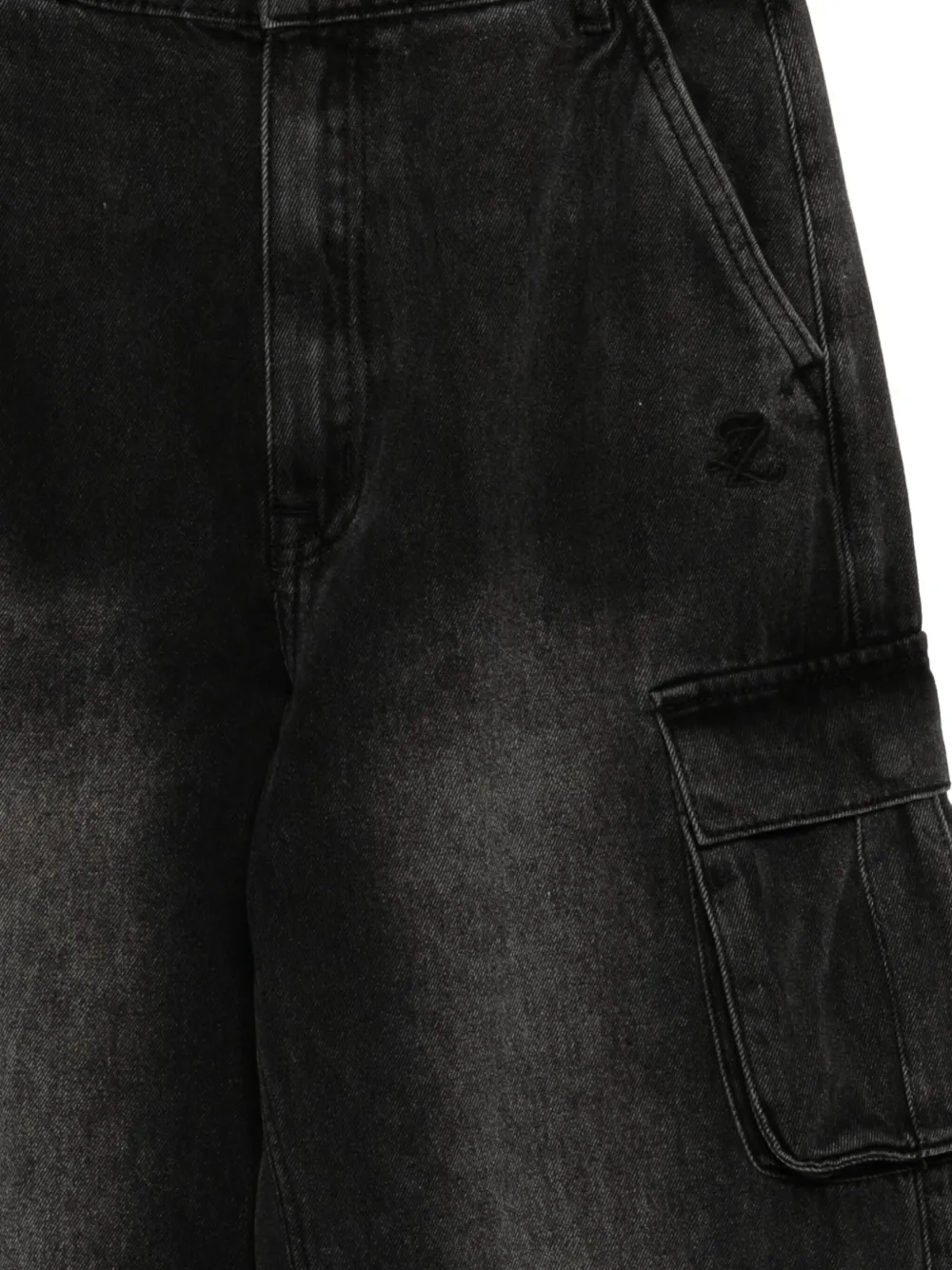 Izzue Logo-embroidered Jeans In Black