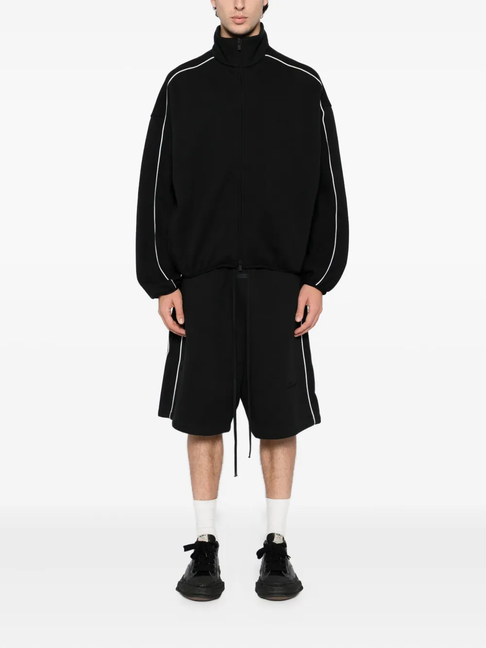 FEAR OF GOD ESSENTIALS Shorts met logopatch - Zwart