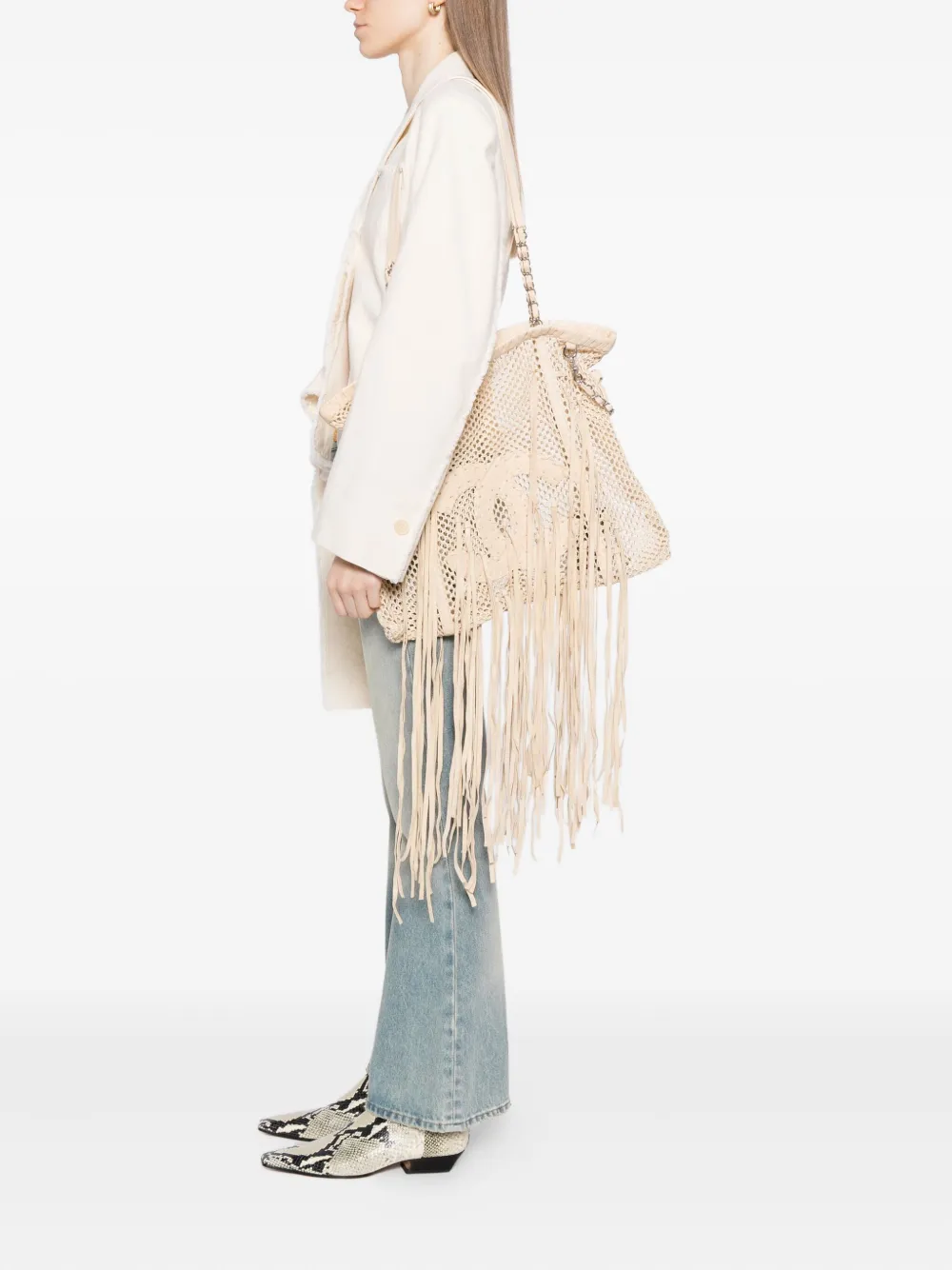 CHANEL Pre-Owned Resort 2011 Fringe Crochet Woven Mesh Large Leather Tote | Pre-Owned | Image 2